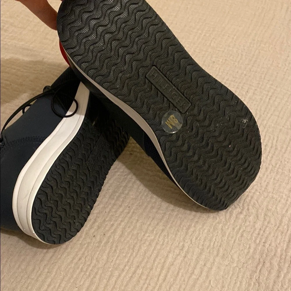 Tommy Hilfiger Navy and Red Sneakers. Size 8 . New. - Picture 5 of 10